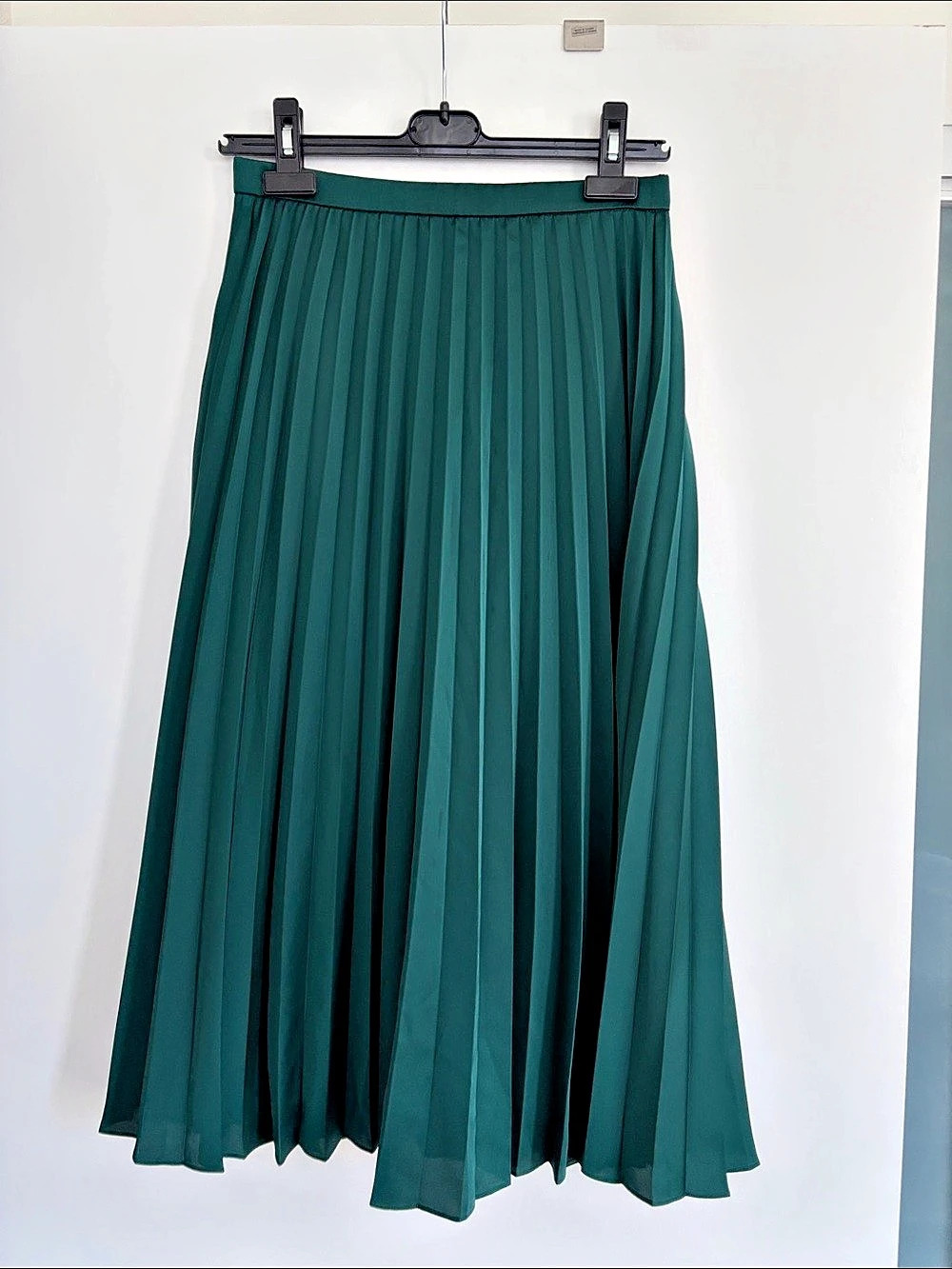 J Crew Pleated Green Skirt - Size 0